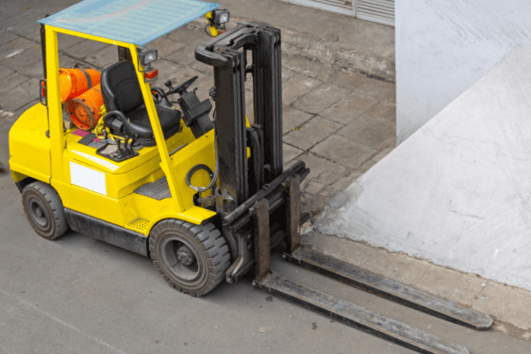 Empilhadeira a gás ou semi elétrica: qual escolher?