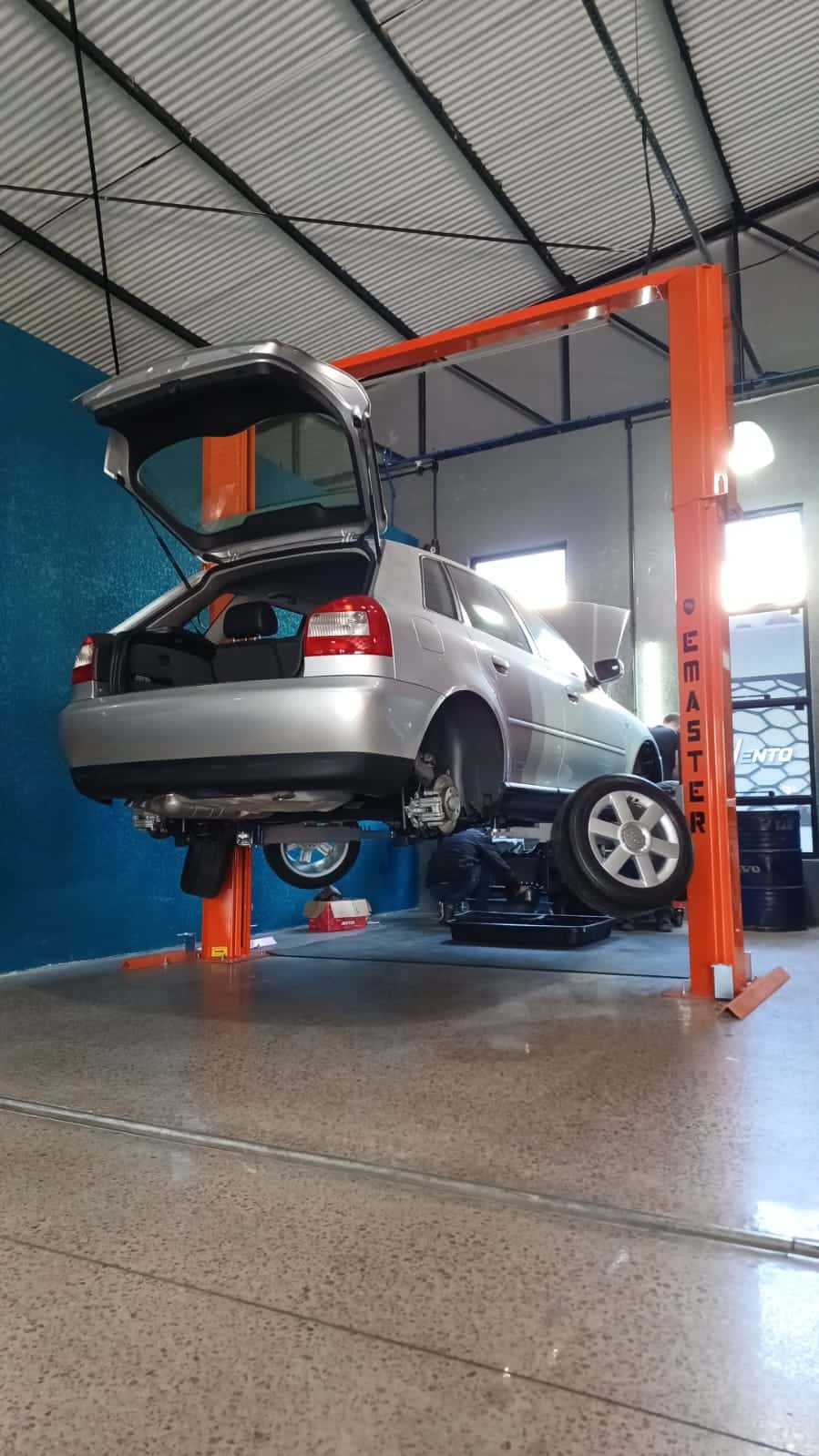 Elevador Automotivo Pórtico Eletromecânico EC 3.0 TON